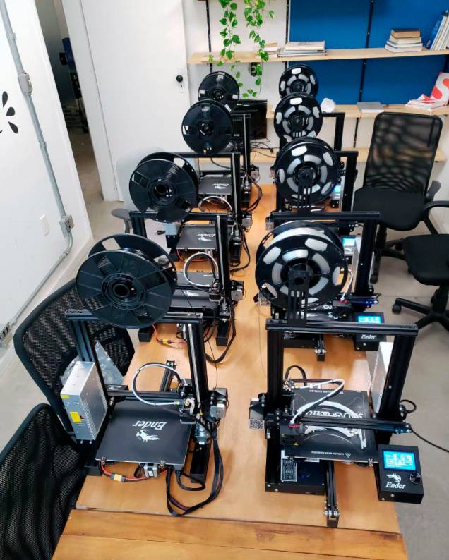 Impressoras 3D na fabricação de máscaras-escudo pela startup Hotmart