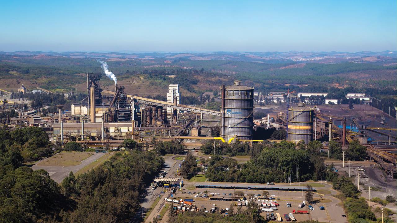 Vista aérea da fábrica da Gerdau