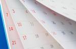 Foto aproximada de páginas de um calendário.