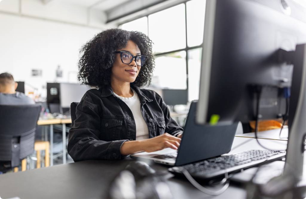 USP abre inscrições para curso online gratuito de programação web para meninas e mulheres